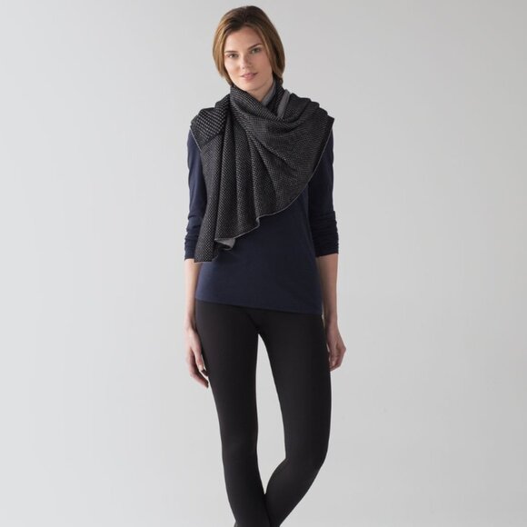 LULULEMON MANDALA WRAP BLACK/HEATHERED MEDIUM GREY BOOLUX - Picture 3 of 8